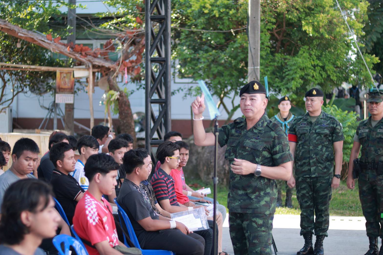 ️แม่ทัพภาคที่ 4 ตรวจเยี่ยมหน่วยตรวจเลือกทหารฯ ในพื้นที่ จชต. “ย้ำทุกขั้นตอนต้องโปร่งใส และเป็นไปตามระเบียบ พร้อมเชิญชวนชายไทยสมัครใจเป็นทหาร“