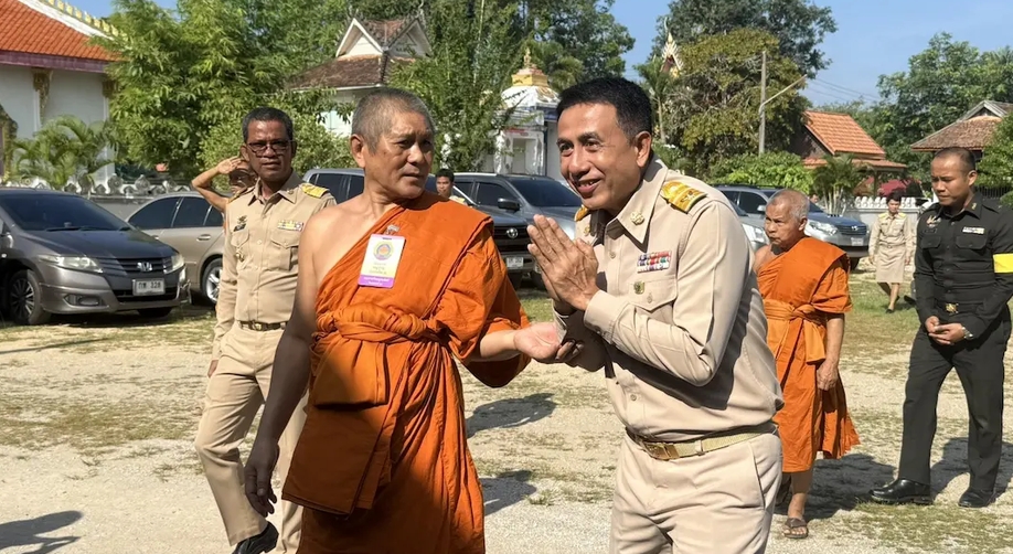 รองผู้ว่าฯ ปัตตานี ลงพื้นที่กำกับ ติดตาม และประเมินผลโครงการหมู่บ้านรักษาศีล 5 สร้างความปรองดองสมานฉันท์ด้วยหลักธรรมทางพระพุทธศาสนา