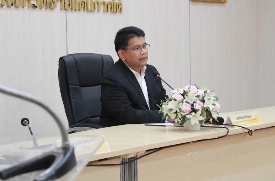 วันที่ 28 สิงหาคม 2569 เวลา 14.00 น. นายไชยพร นิยมแก้ว รองผู้ว่าราชการจังหวัดปัตตานี ในฐานะประธานคณะกรรมการดำเนินการตามพระราชบัญญัติโรงแรม พ.ศ. 2547 จังหวัดปัตตานี นำคณะลงพื้นที่ตรวจสอบการดำเนินการขอต่อใบอนุญาตประกอบธุรกิจโรงแรม และการขออนุญาตประกอบธุรกิจโรงแรมในพื้นที่จังหวัดปัตตานี  ในการนี้ มีผู้แทนจากหน่วยงานที่เกี่ยวข้องร่วมลงพื้นที่ อาทิ สำนักงานอัยการจังหวัดปัตตานี ตำรวจภูธรจังหวัดปัตตานี สำนักงานสาธารณสุขจังหวัดปัตตานี สำนักงานโยธาธิการและผังเมืองจังหวัดปัตตานี สำนักงานทรัพยากรธรรมชาติแล
