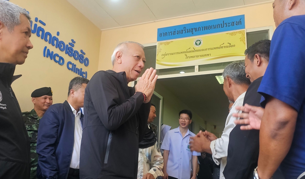 รองนายกรัฐมนตรี และรัฐมนตรีว่าการกระทรวงคมนาคม ลงพื้นที่ อ.เทพา  จ.สงขลา ตรวจเยี่ยมโรงพยาบาลเทพา หลังเจอสถานการณ์น้ำท่วมติดต่อกัน 2 ปี  